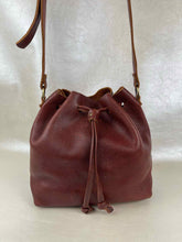 Load image into Gallery viewer, Portland Leather Goods Large Bucket Bag - Nutmeg Color