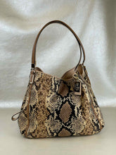 Load image into Gallery viewer, COACH Purse