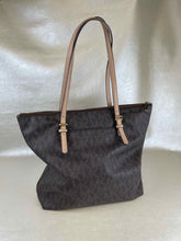 Load image into Gallery viewer, MICHAEL KORS Purse

