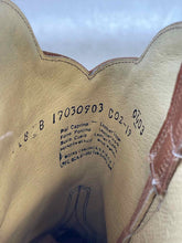 Load image into Gallery viewer, Shoe Size 8 Brown Boots
