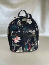 Load image into Gallery viewer, KATE SPADE BackPack
