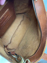 Load image into Gallery viewer, Portland Leather Goods Medium Crossbody Tote - Honey Color
