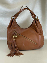 Load image into Gallery viewer, MICHAEL KORS Purse
