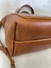 Load image into Gallery viewer, Portland Leather Goods Medium Crossbody Tote - Honey Color
