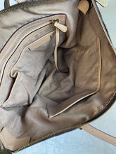 Load image into Gallery viewer, MICHAEL KORS Purse
