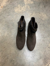 Load image into Gallery viewer, Brown Shoe Size 8 1/2 Boots
