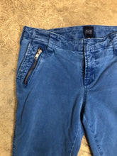 Load image into Gallery viewer, Women Size 26 Blue HE Pant
