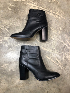 Shoe Size 9 1/2 Black Heel