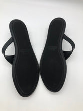 Load image into Gallery viewer, Shoe Size 7 Black Sandals
