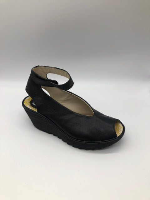 Shoe Size 39 Black Wedges